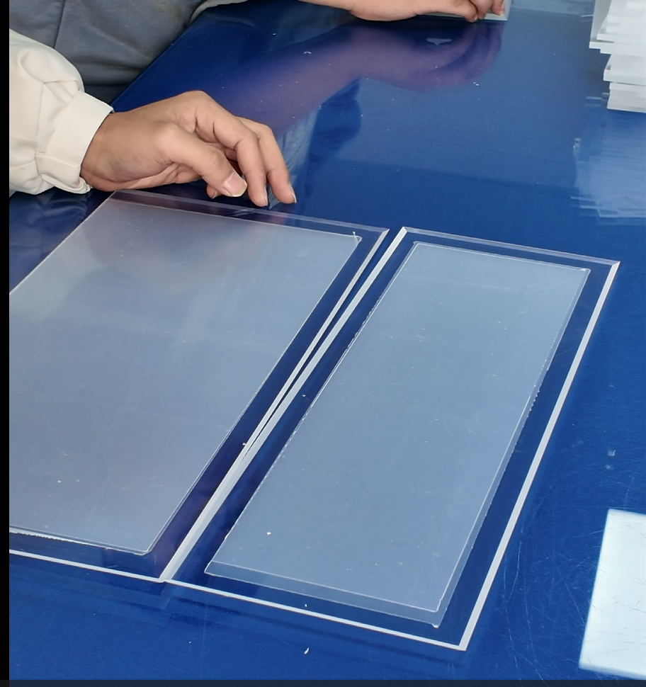 Why Acrylic Display Props Are Taking Over European Retail Windows?