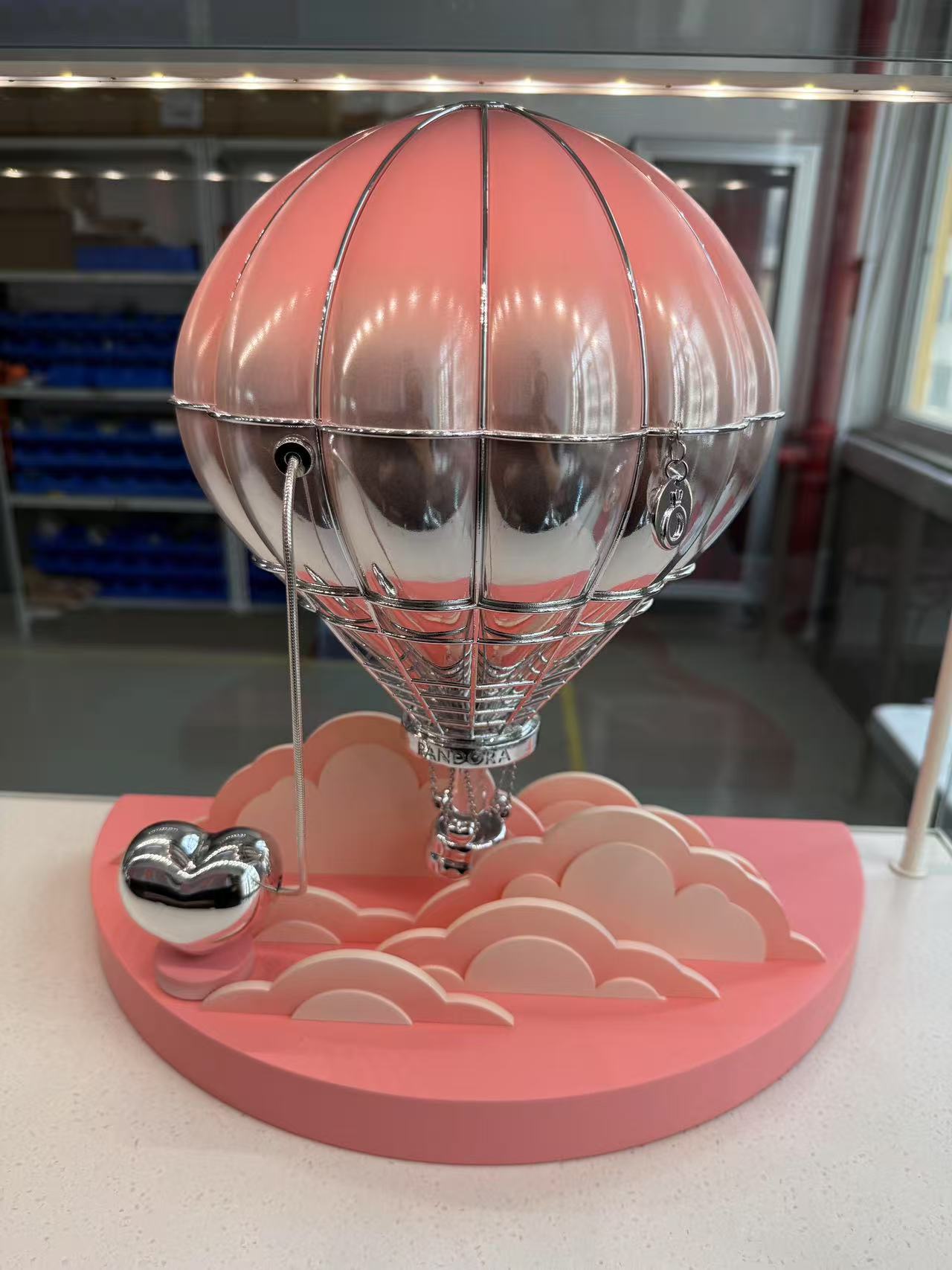 Custom Acrylic Displays: The Art of 3D Profiling